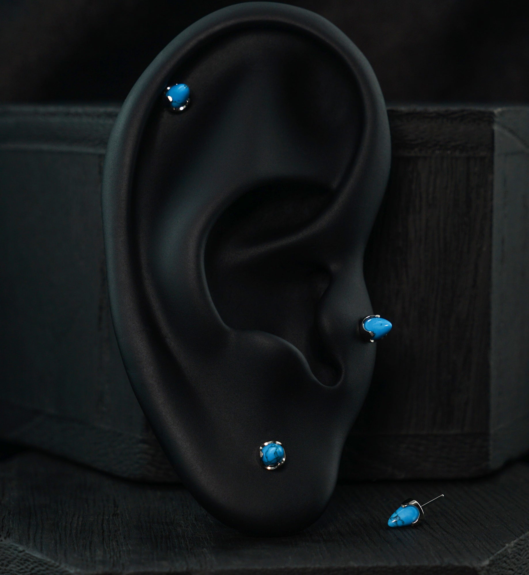 Howlite Turquoise Cone Titanium Threadless Top