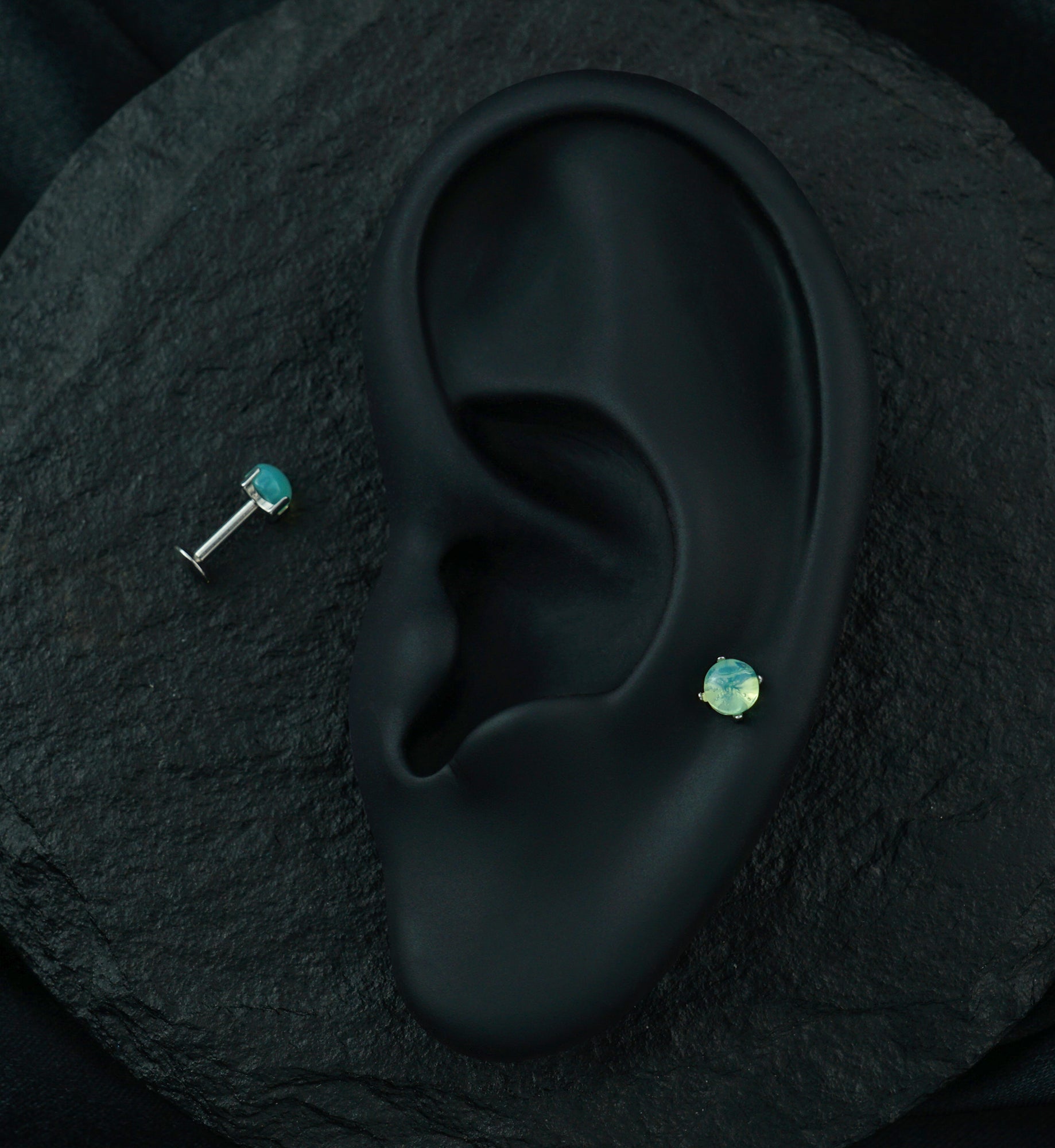 Jade Prong Top Internally Threaded Labret