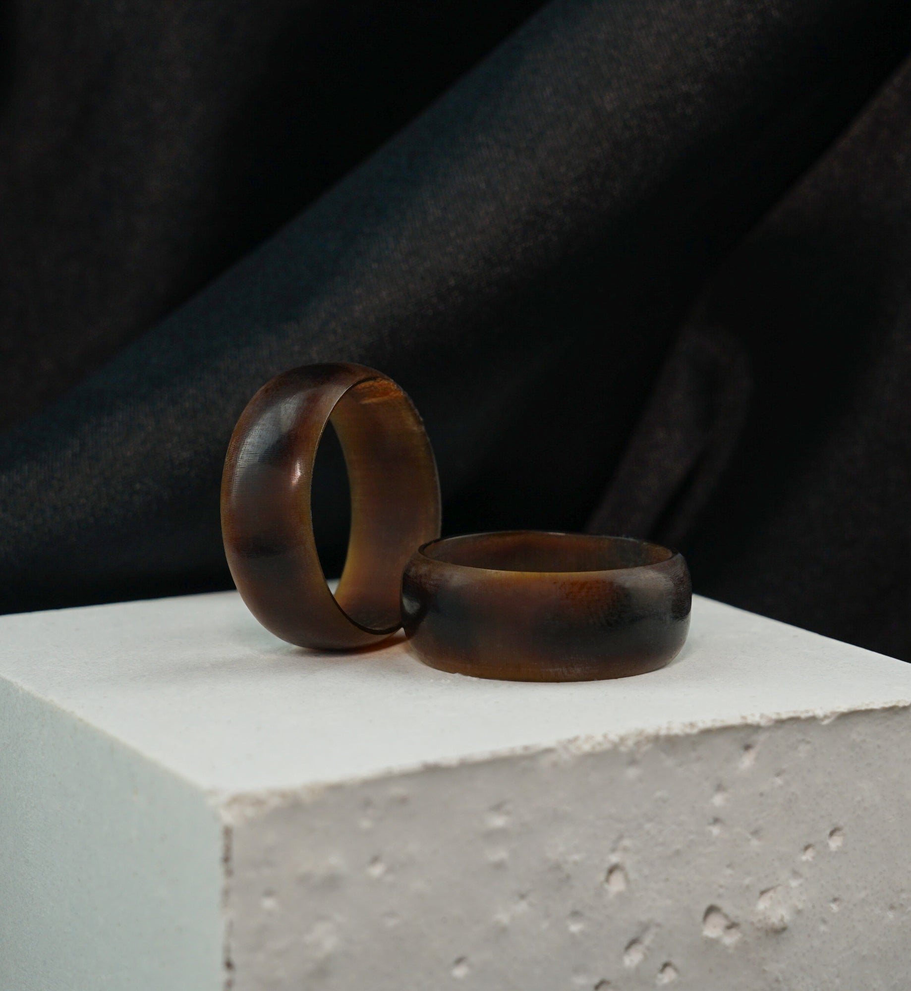 Men's Beveled Horn Ring