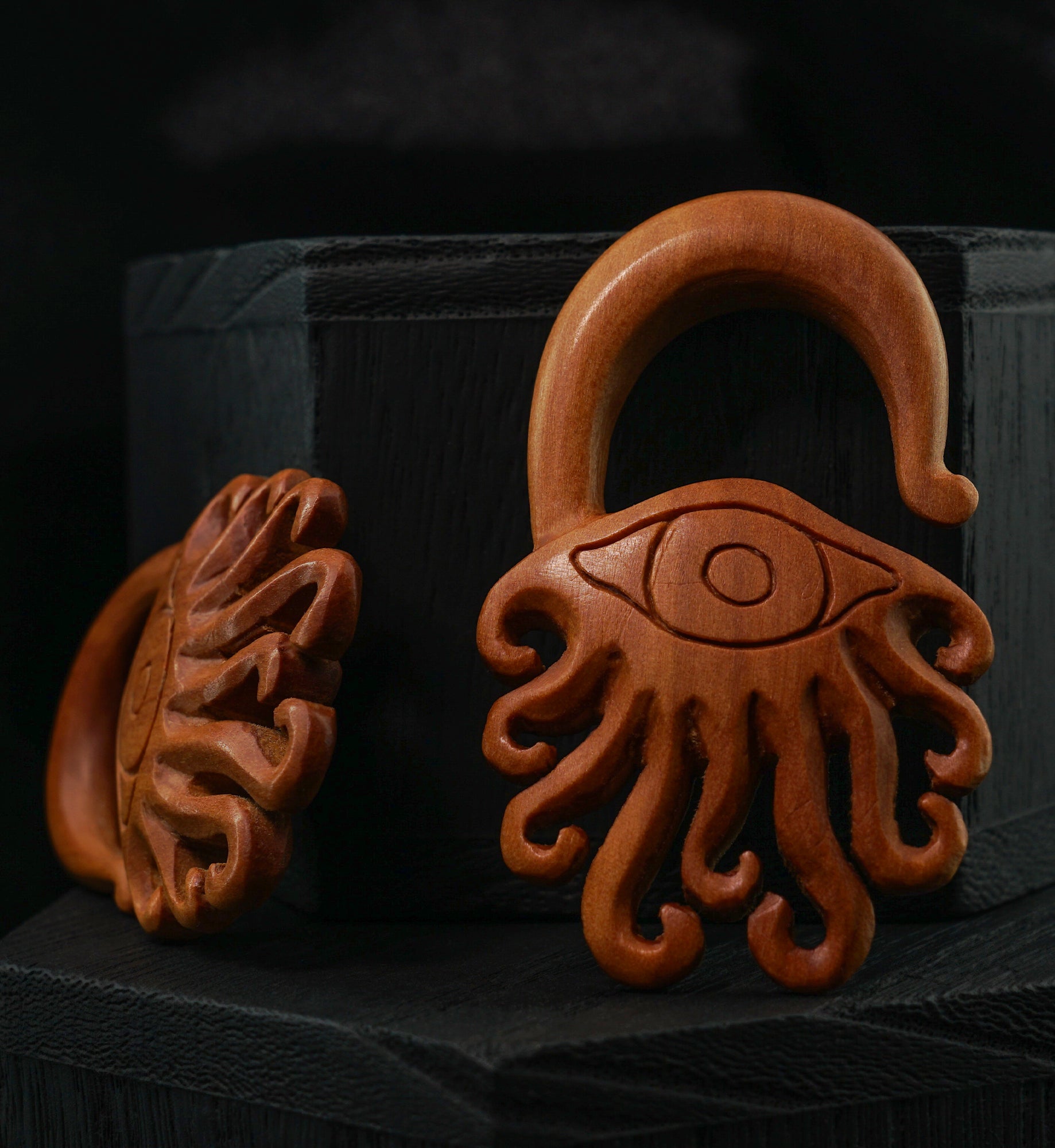 Ocular Wooden Spiral Hangers