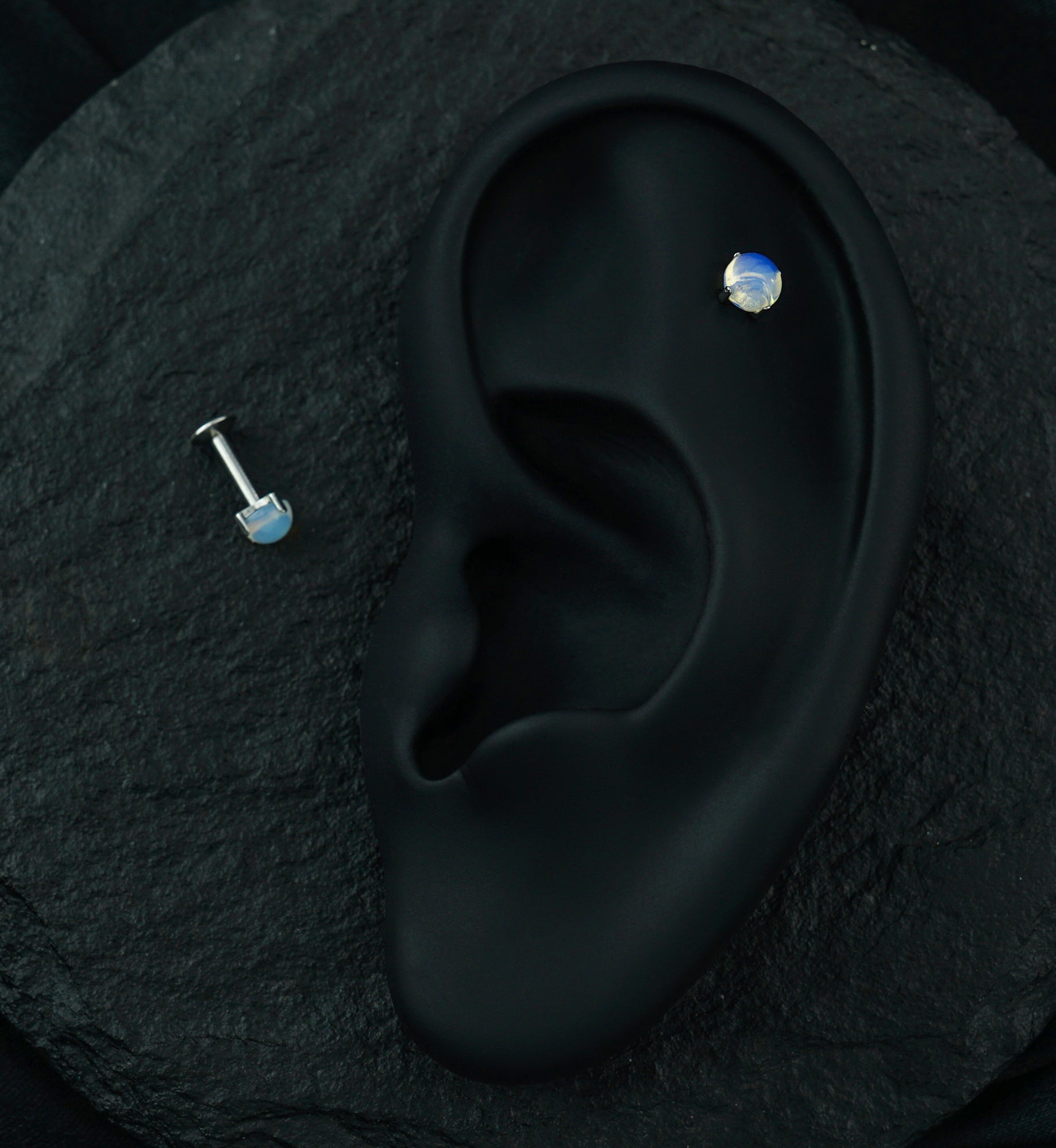 Opalite Glass Prong Top Internally Threaded Labret