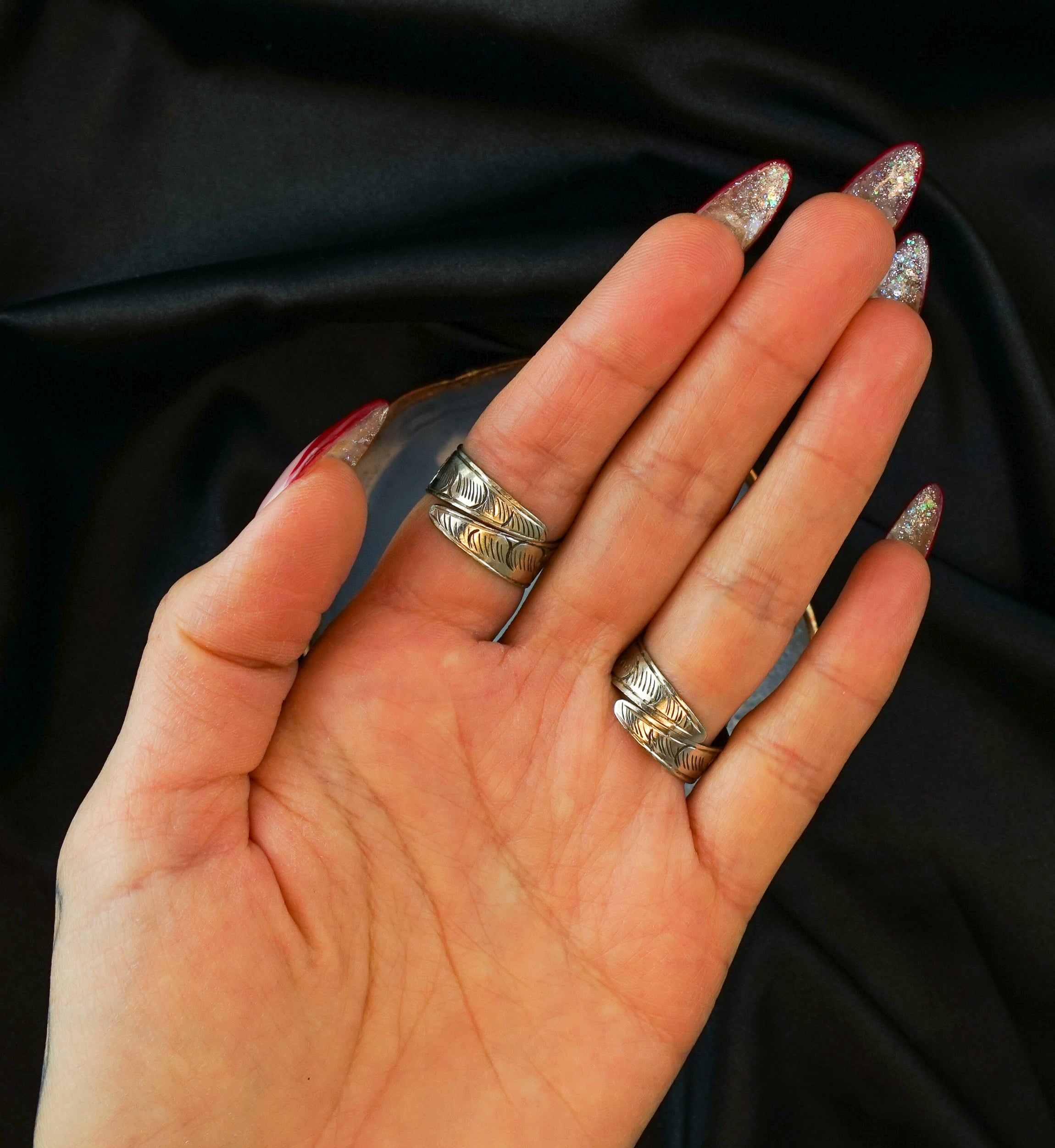 Ornate Oval Labradorite Stone White Brass Ring