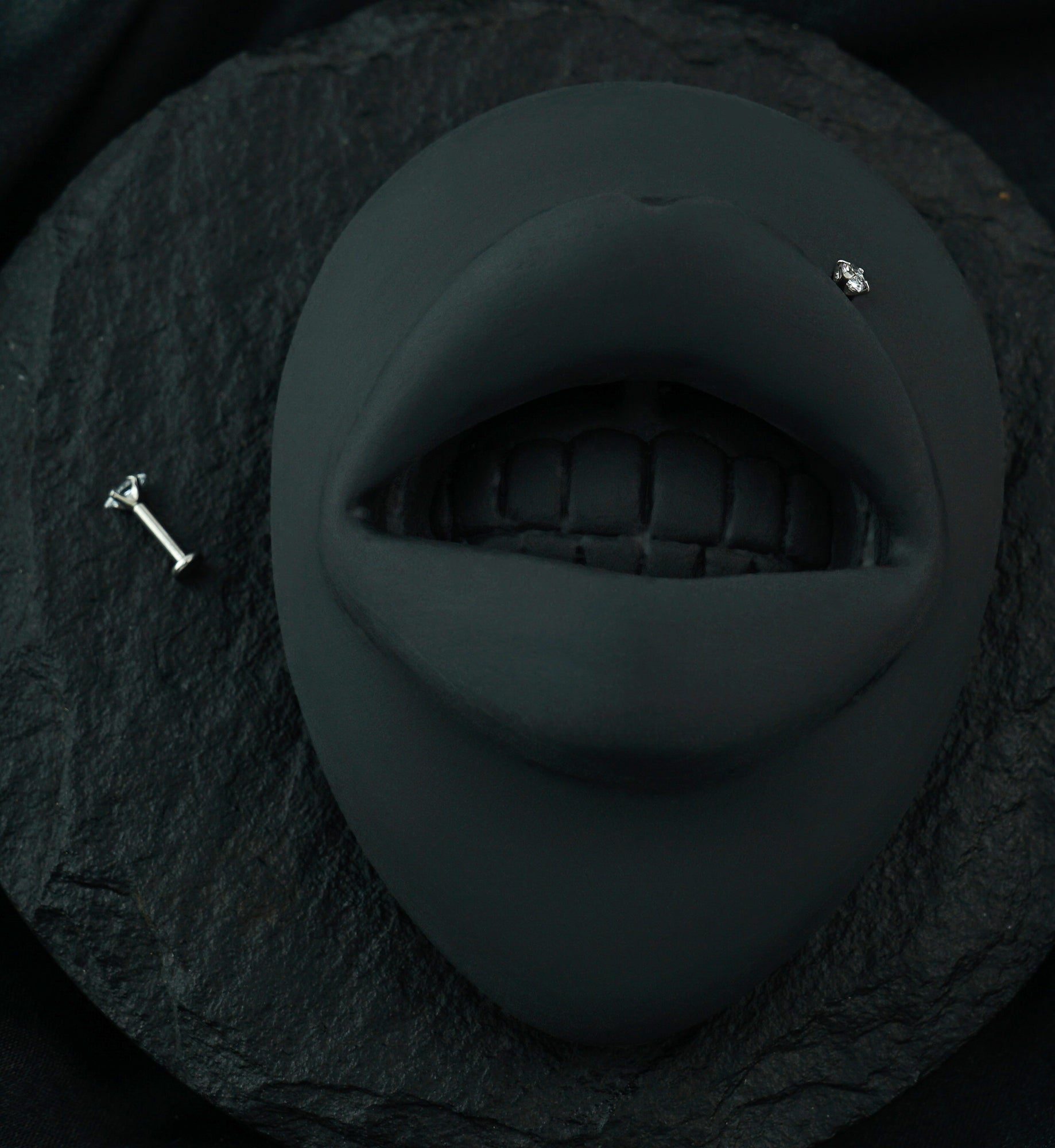 Oval CZ Prong Internally Threaded Labret