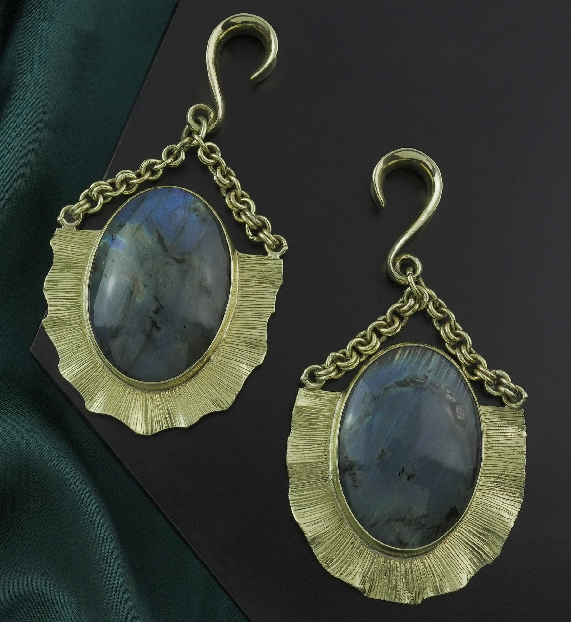 Oval Score Labradorite Stone Hanging Brass Ear Weights