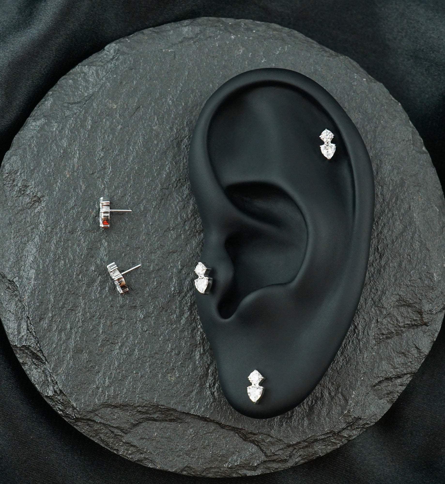 Platinum PVD Round and Heart Clear CZ Titanium Threadless Top