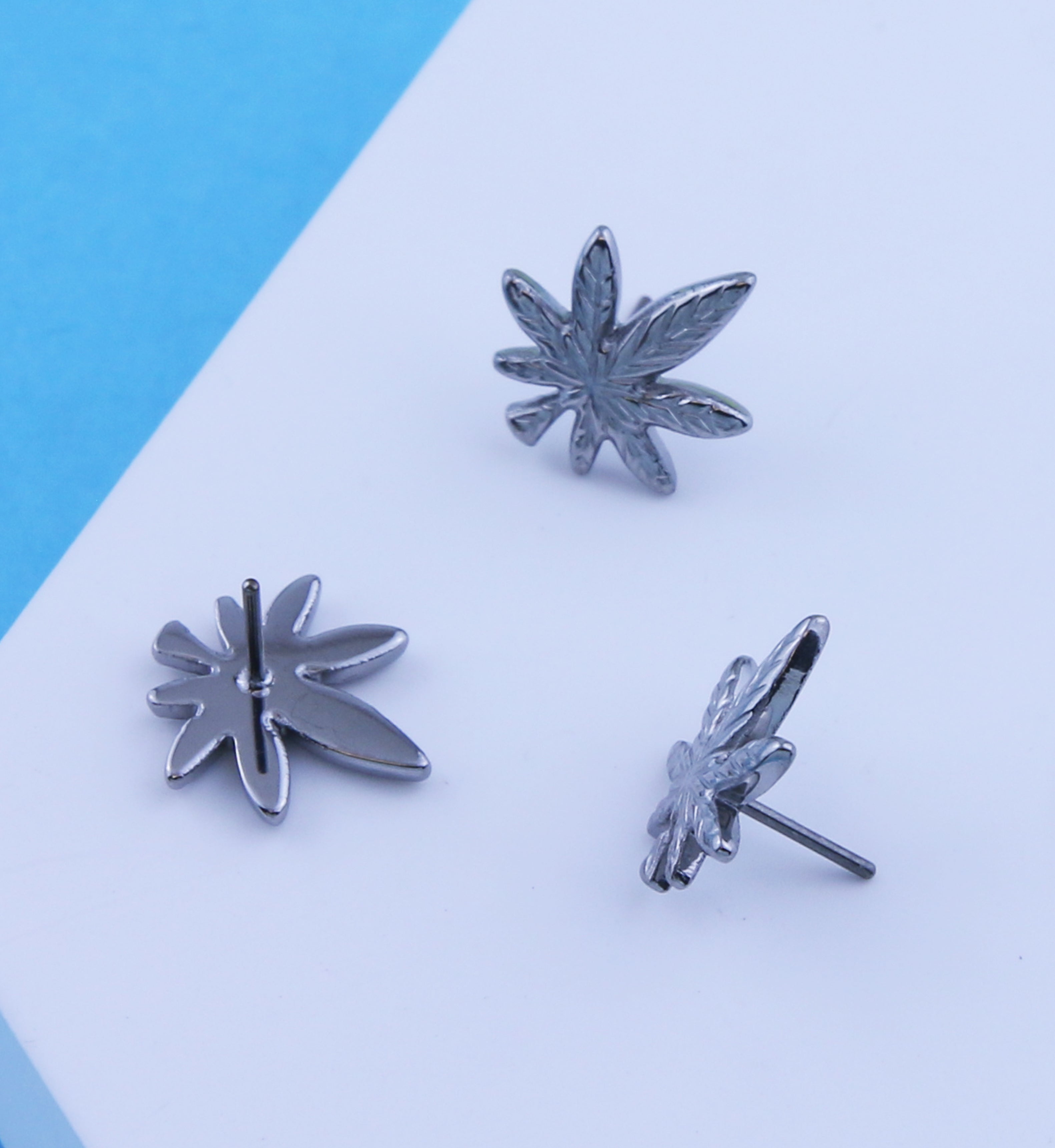 Pot Leaf Titanium Threadless Top