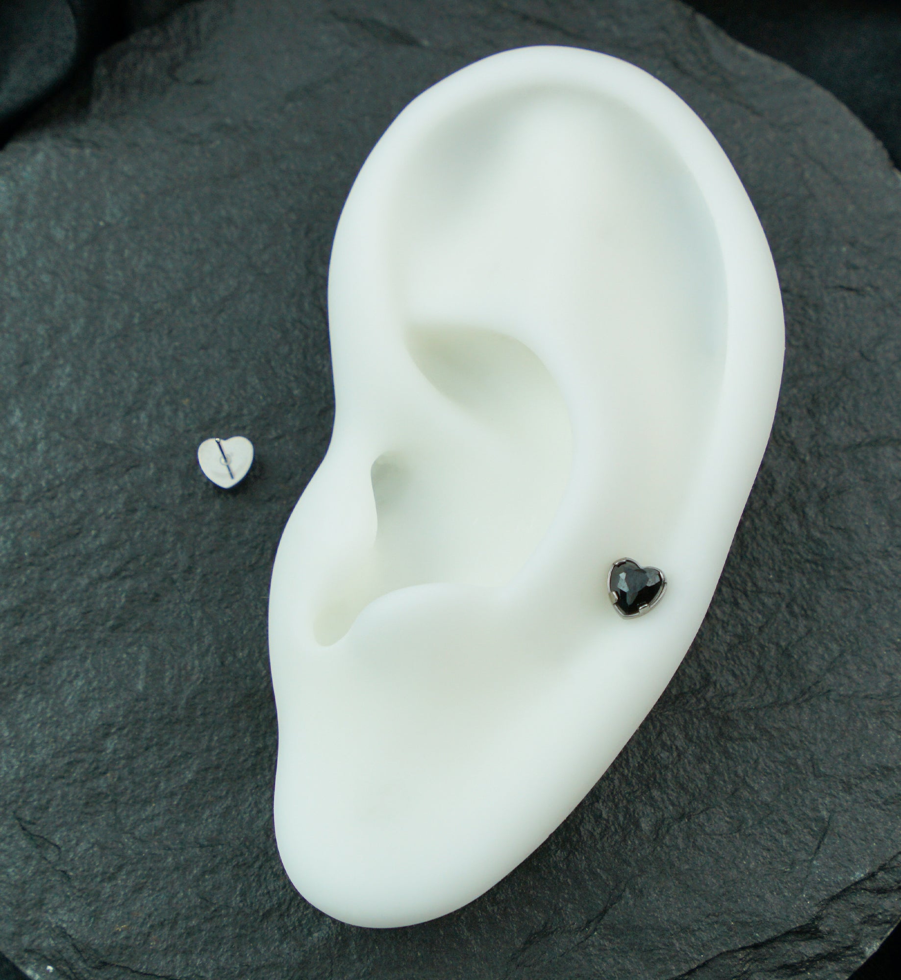 Prong Heart Black CZ Titanium Threadless Top