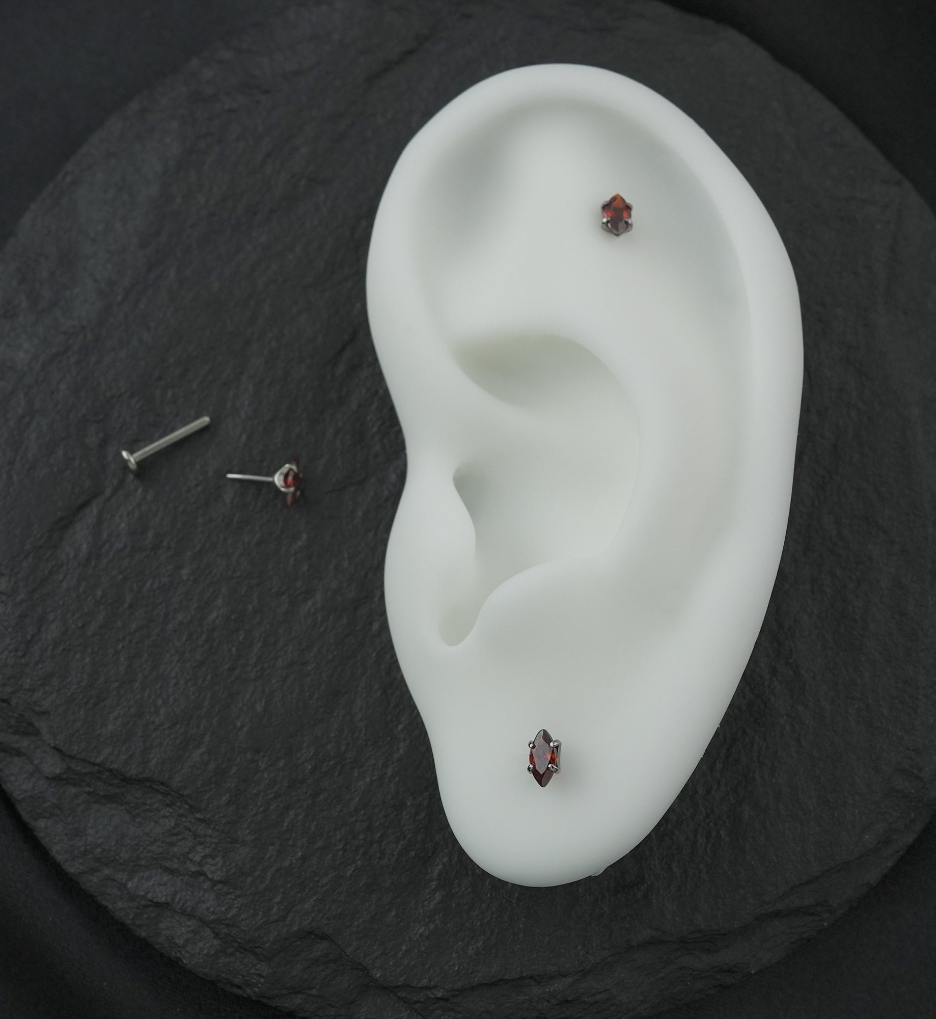 Prong Marquise Red CZ Threadless Titanium Flat Disk Labret