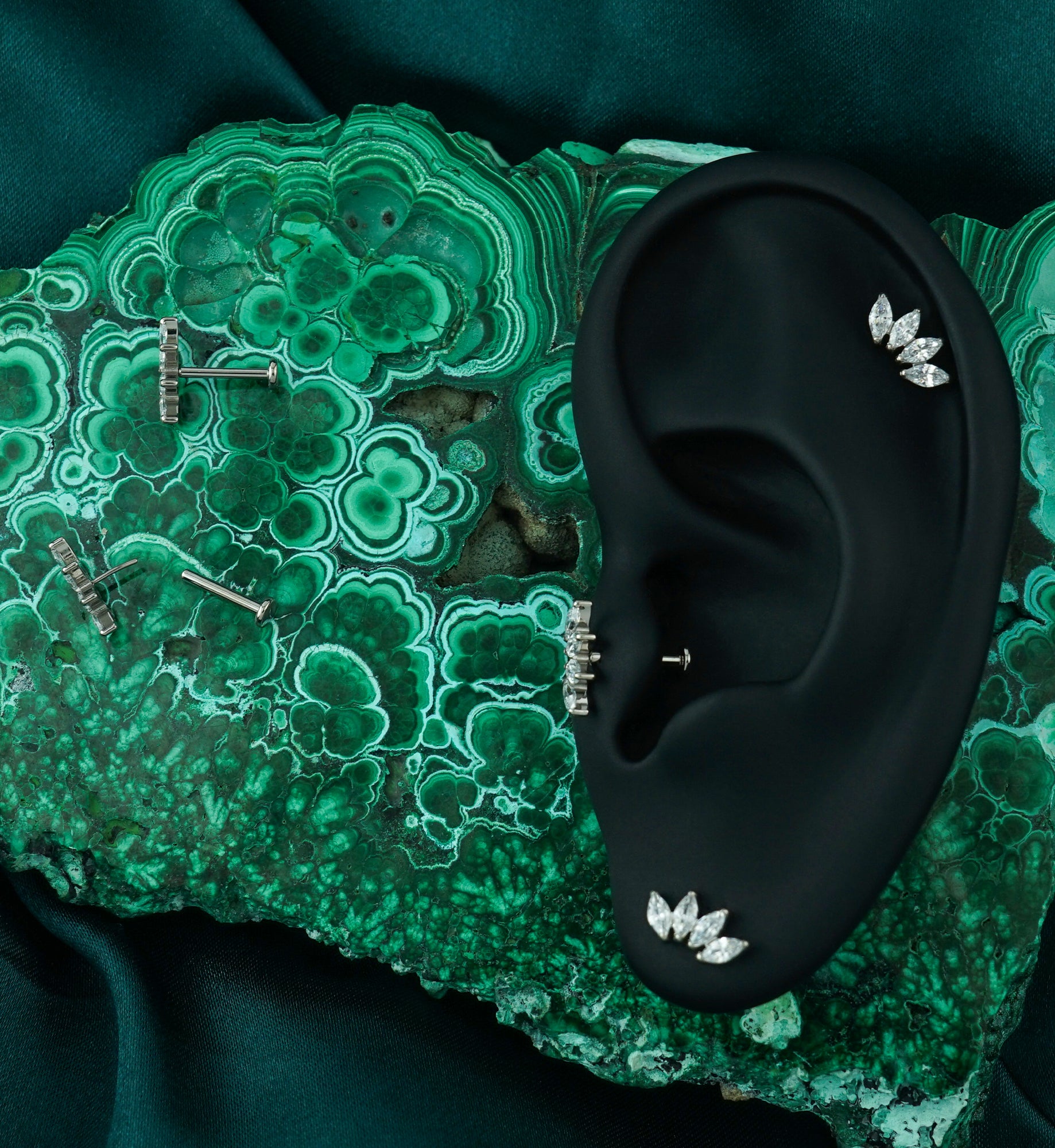 Quartet Clear CZ Threadless Titanium Flat Disk Labret