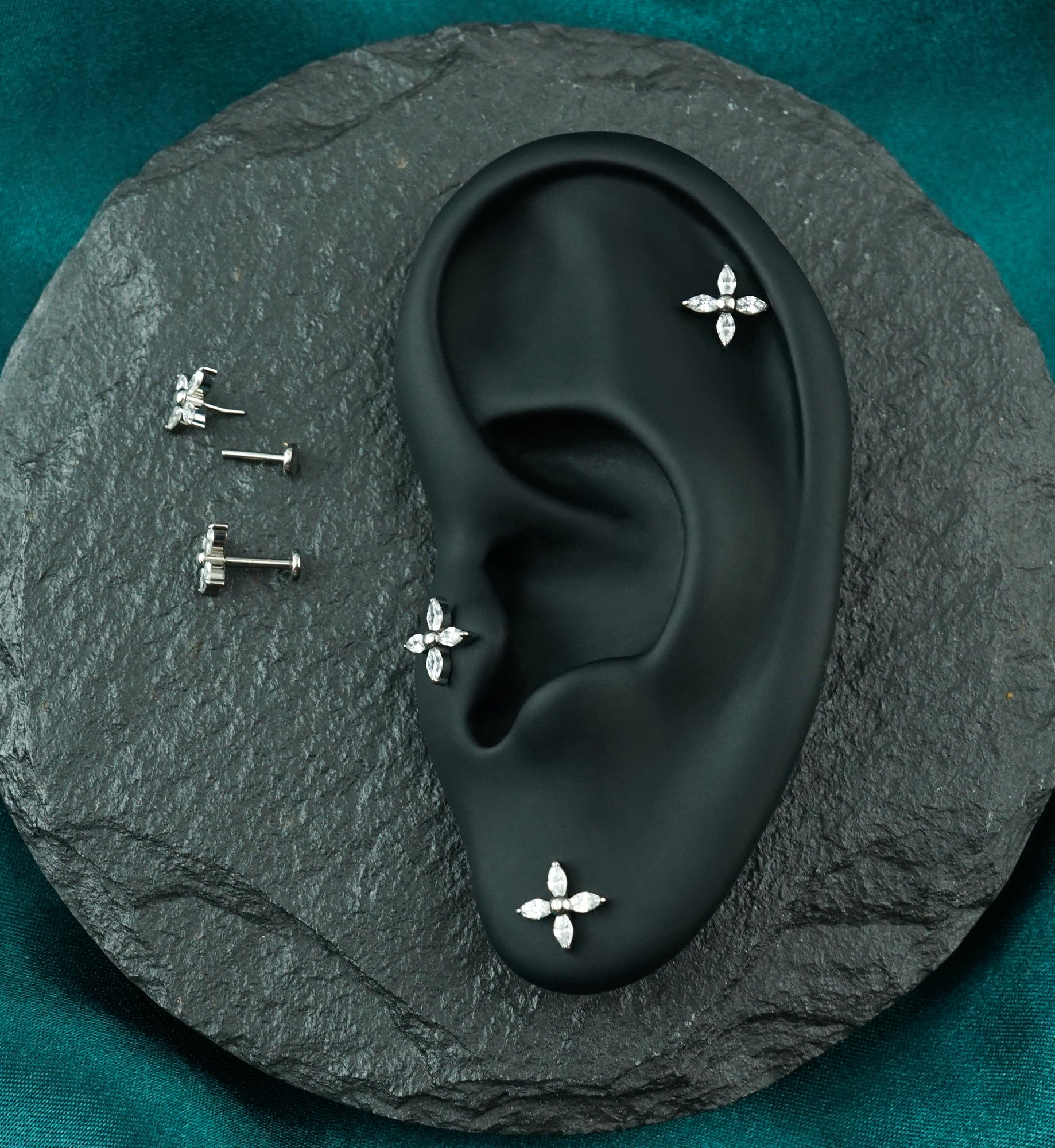 Retro Floral Clear CZ Titanium Threadless Labret