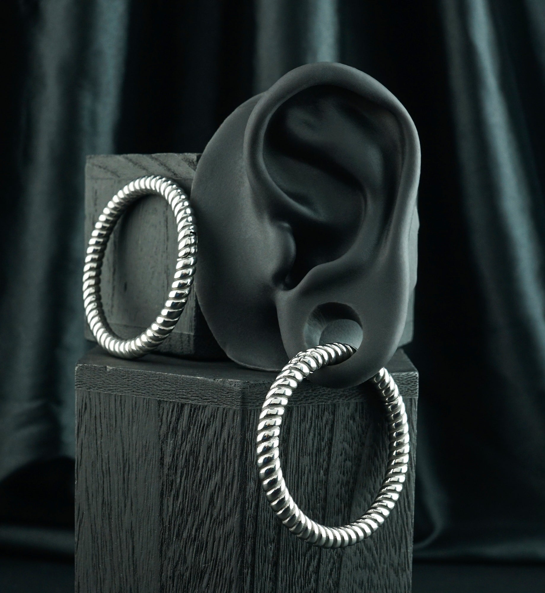 Rope Stainless Steel Hinged Ear Weights