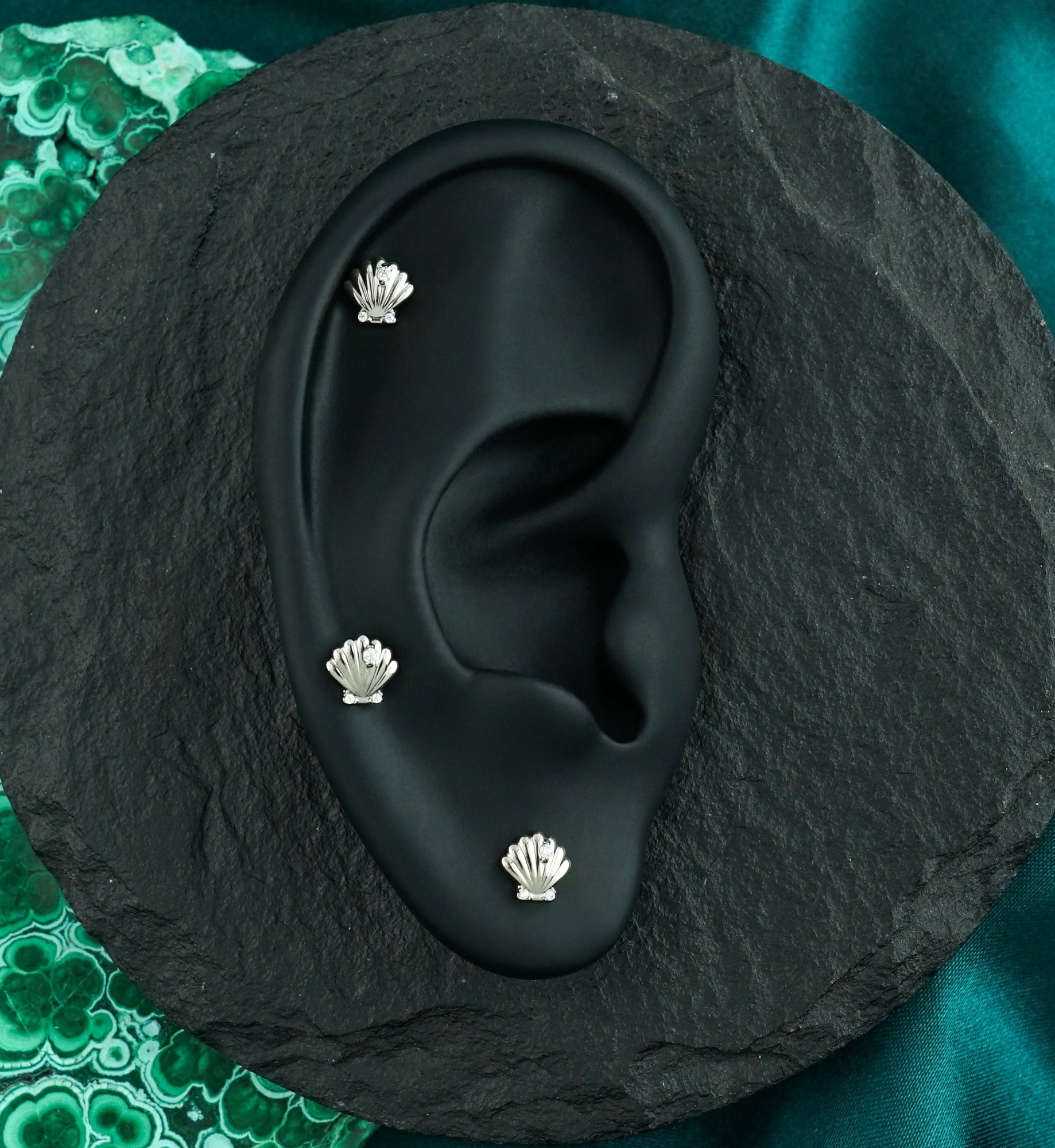 Sea Shell Clear CZ Titanium Threadless Top