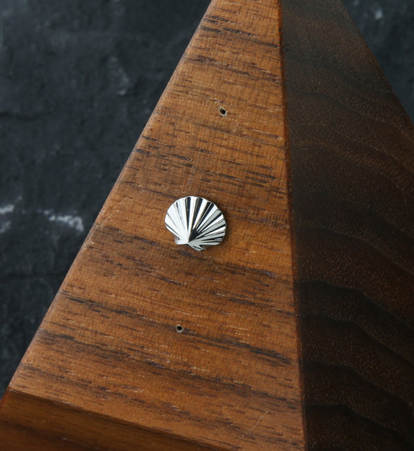 Seashell Threadless Titanium Top