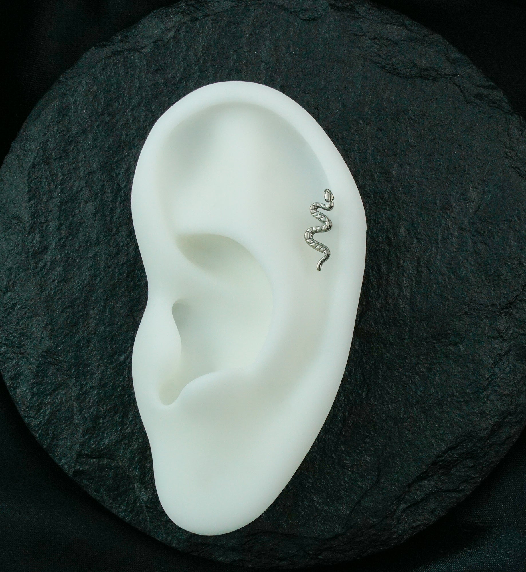 Snake Titanium Threadless Labret