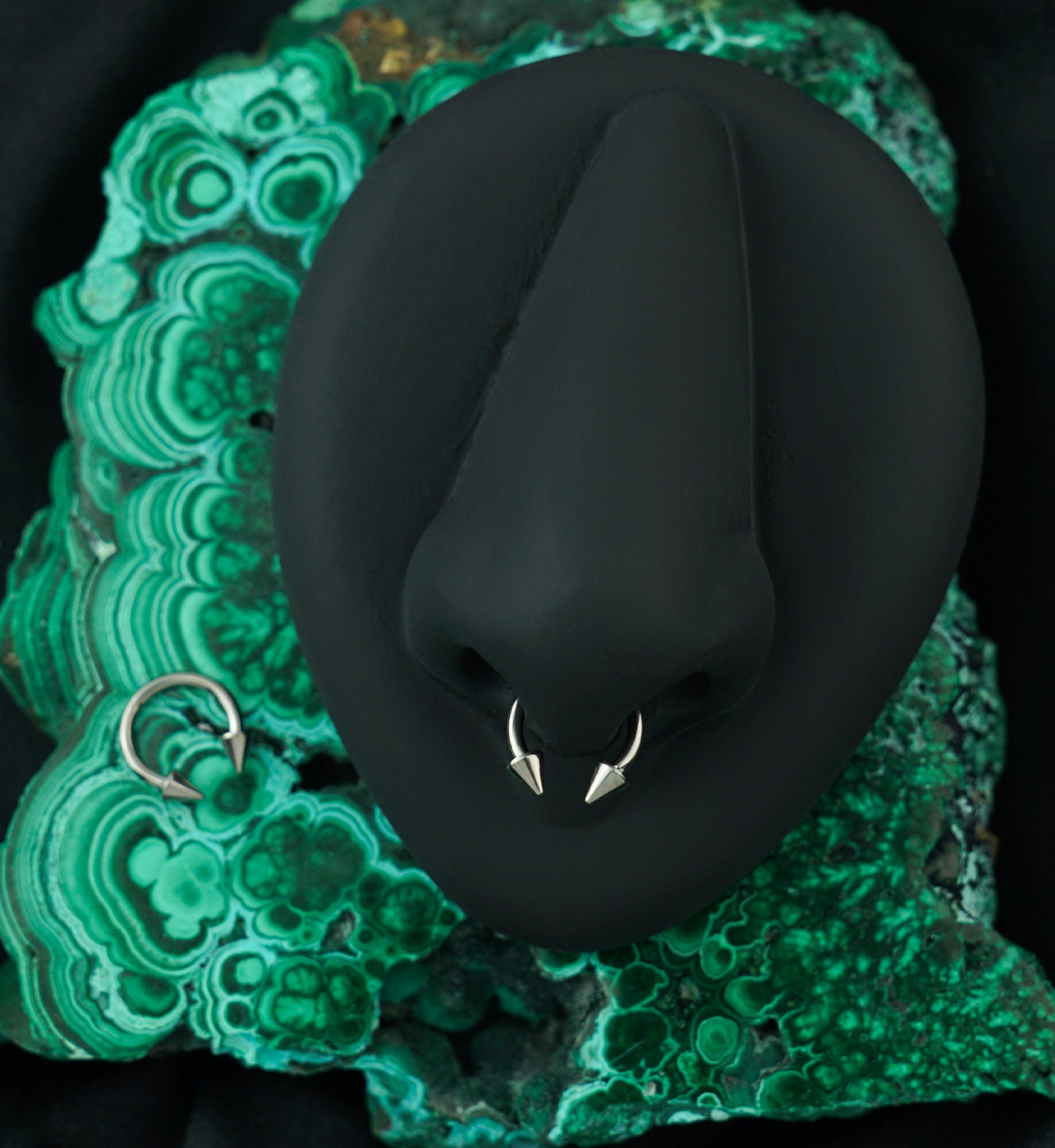 Spike Internally Threaded Titanium Circular Barbell