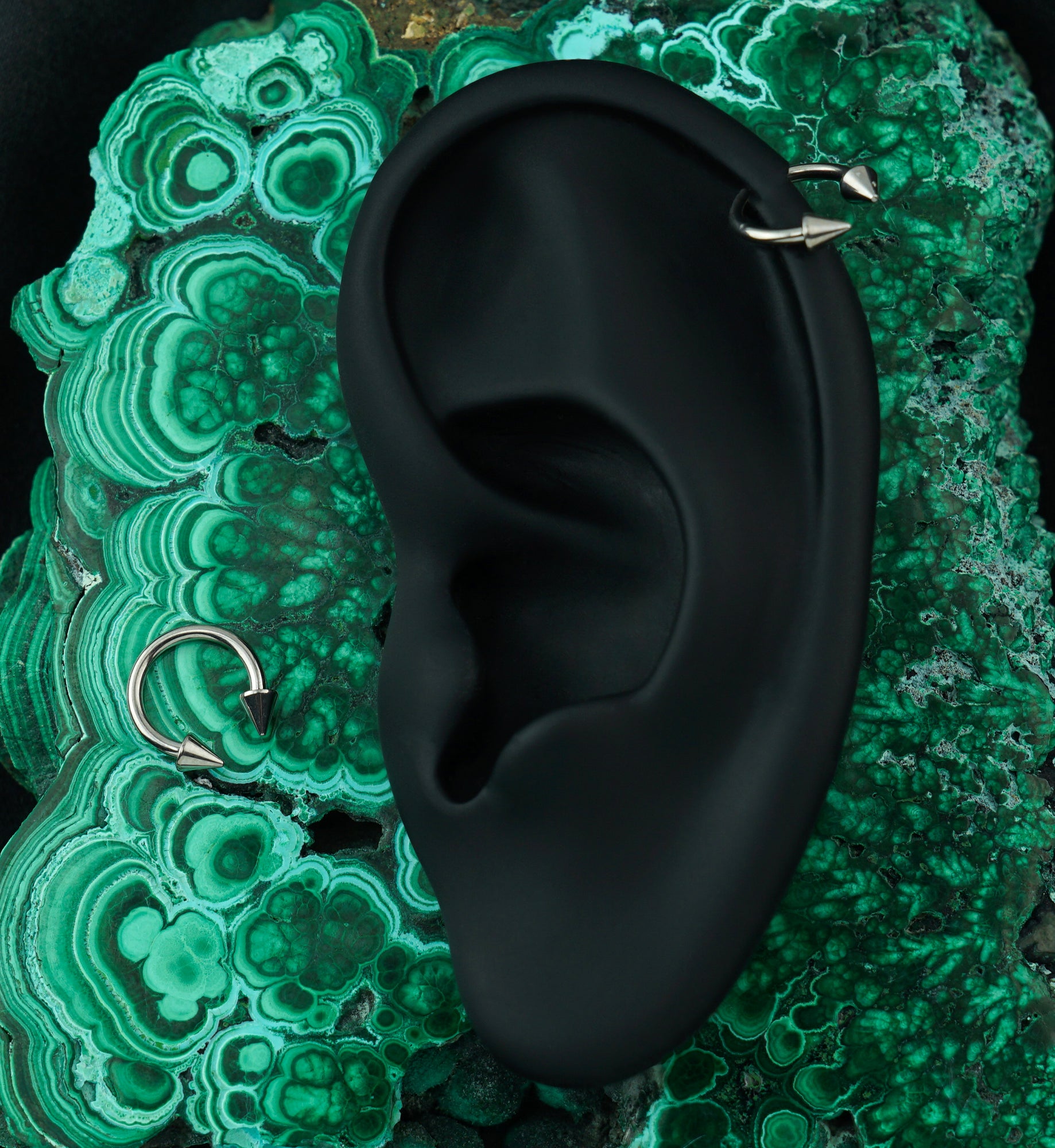 Spike Internally Threaded Titanium Circular Barbell