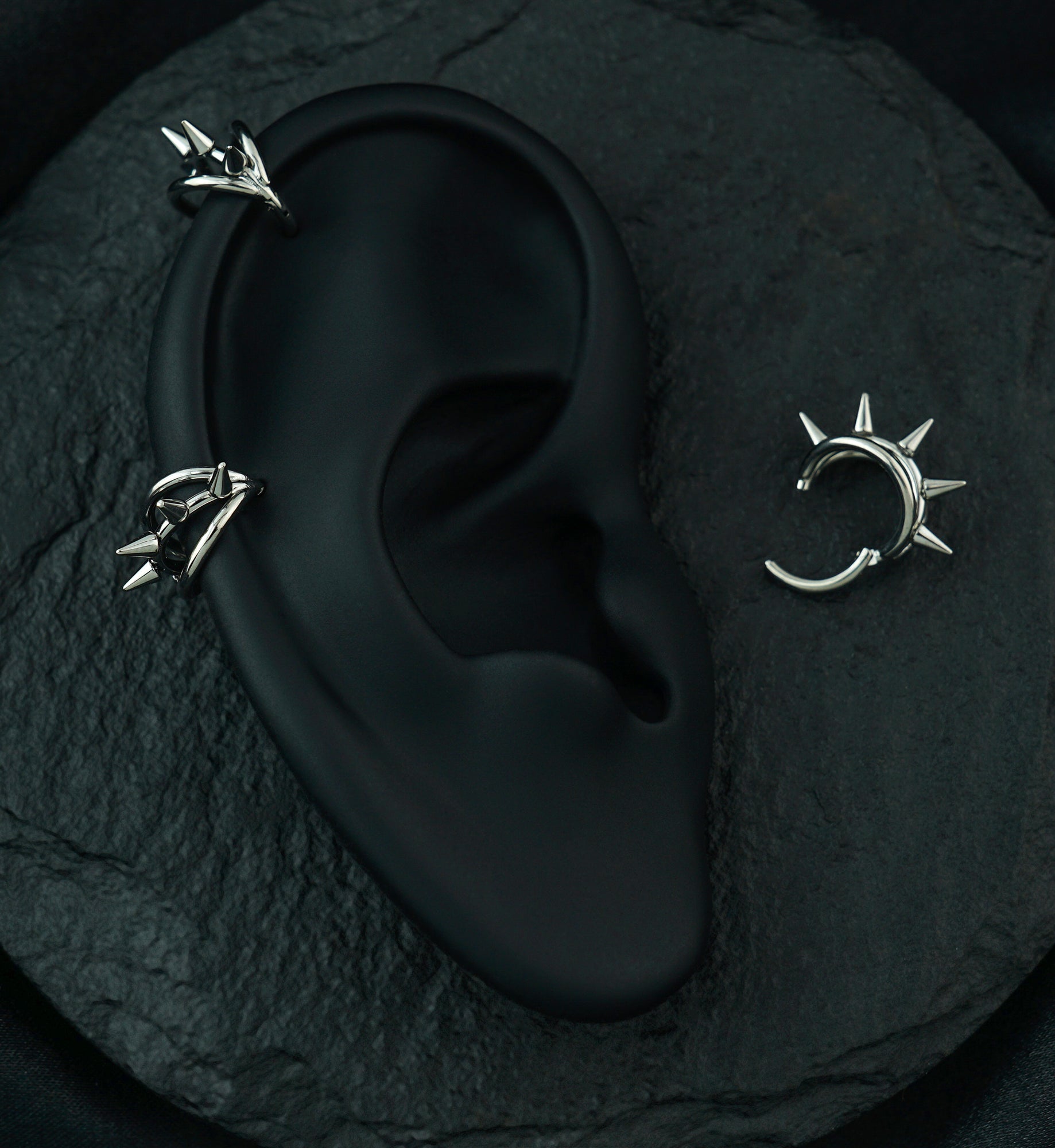 Spiked Trap Titanium Hinged Segment Ring