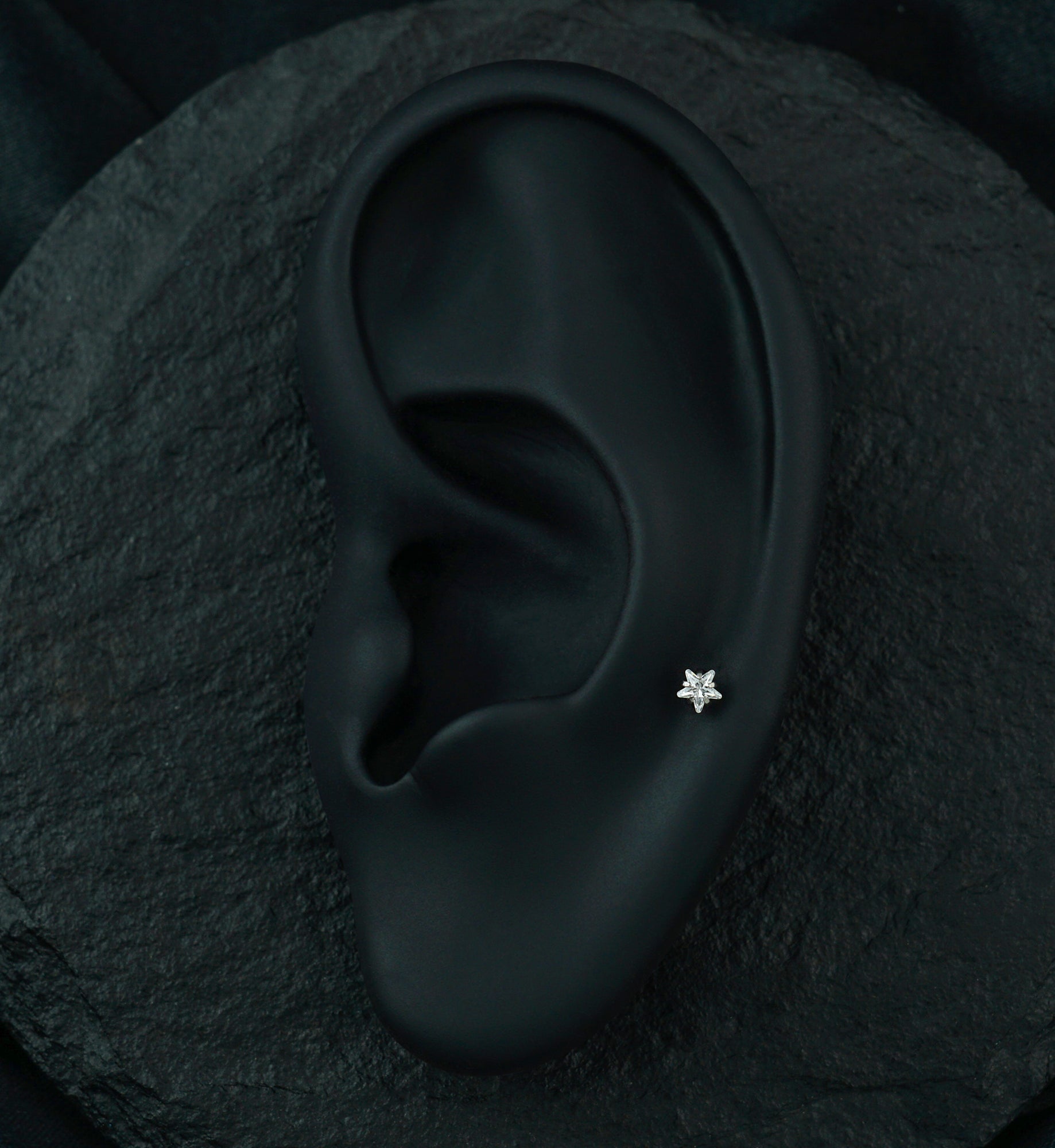 Star CZ Prong Titanium Internally Threaded Labret