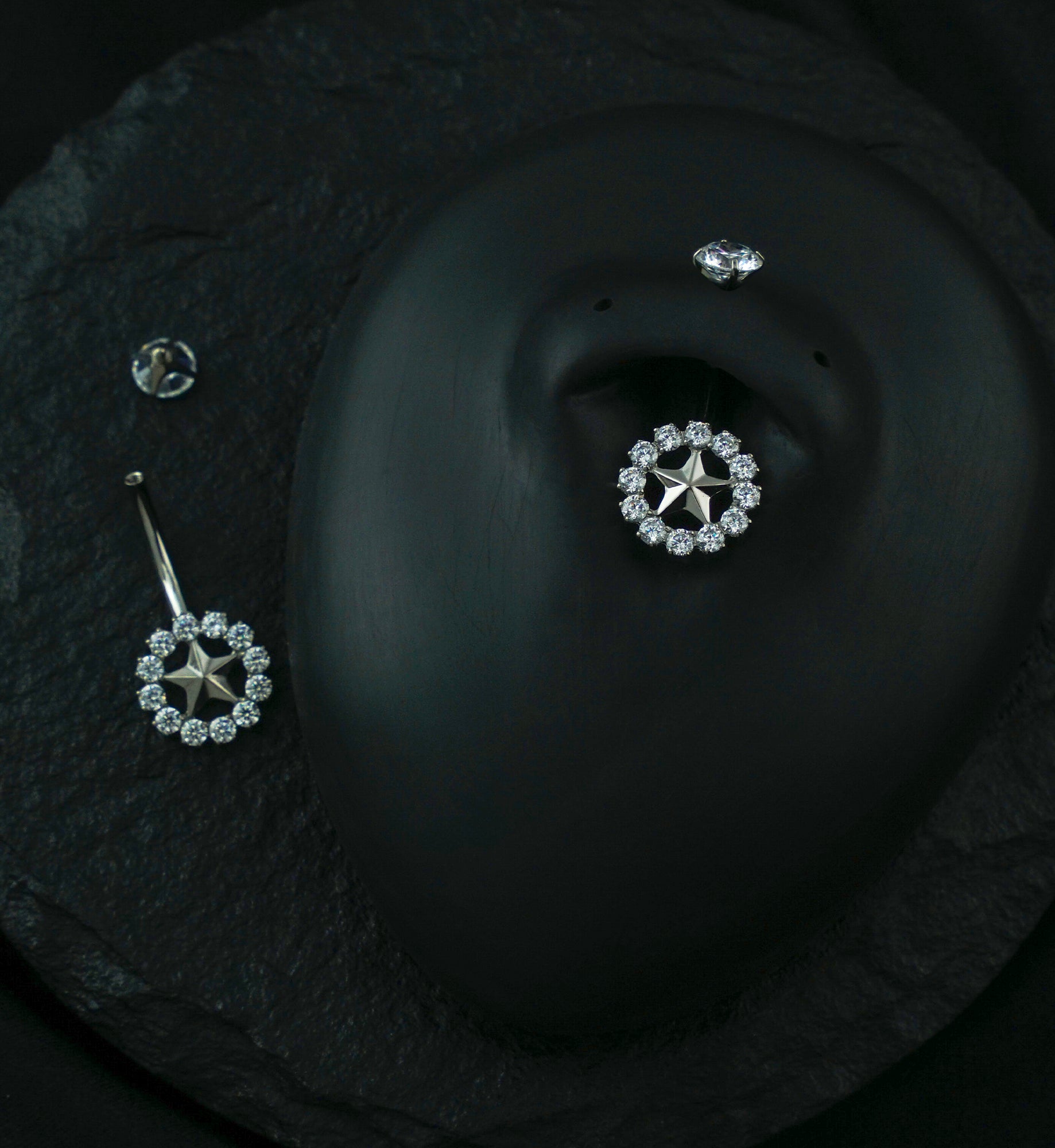 Star Wreath Clear CZ Titanium Internally Threaded Belly Button Ring