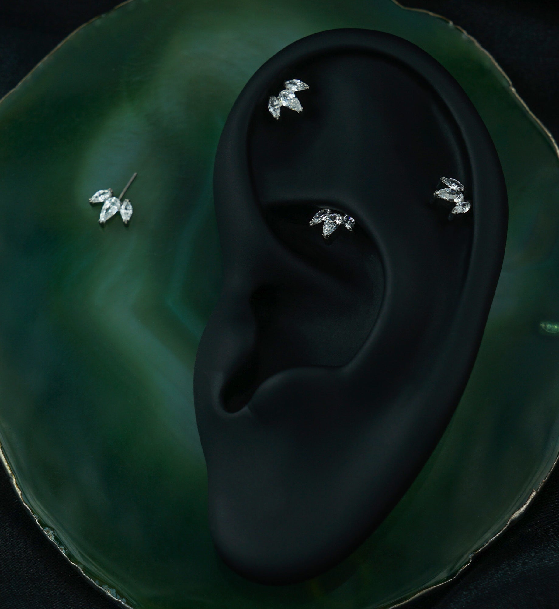 Tri-Sepal Clear CZ Vertical Titanium Threadless Top