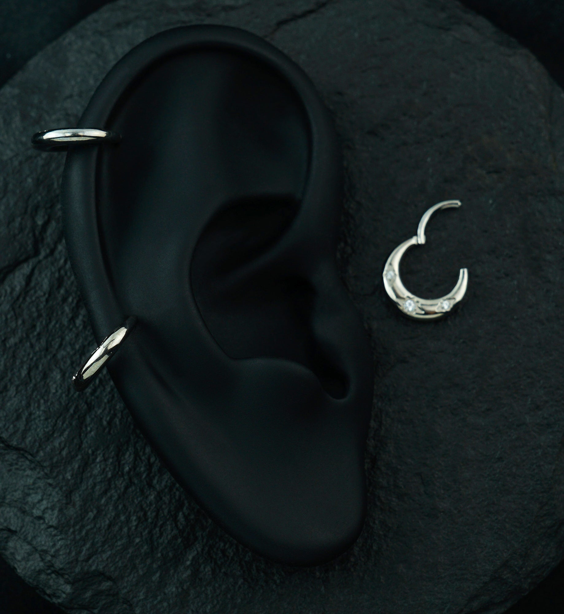 Triple Etched Star Clear CZ Titanium Hinged Segment Ring