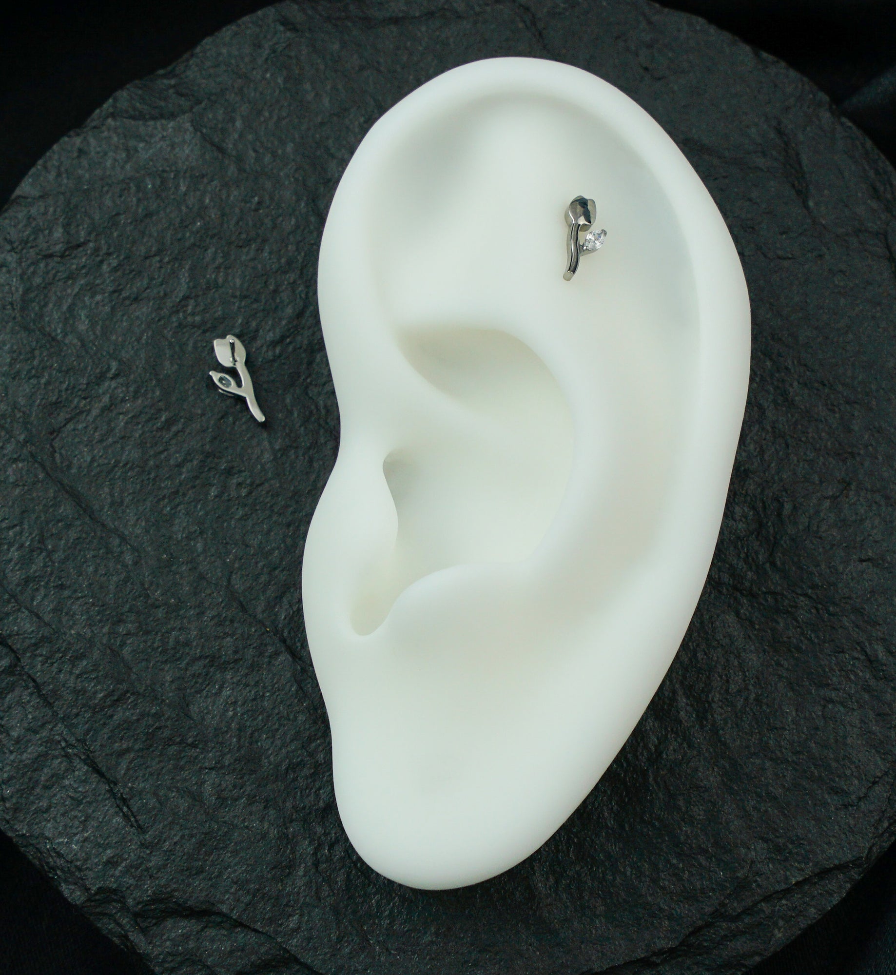 Tulip Flower Clear CZ Titanium Threadless Top