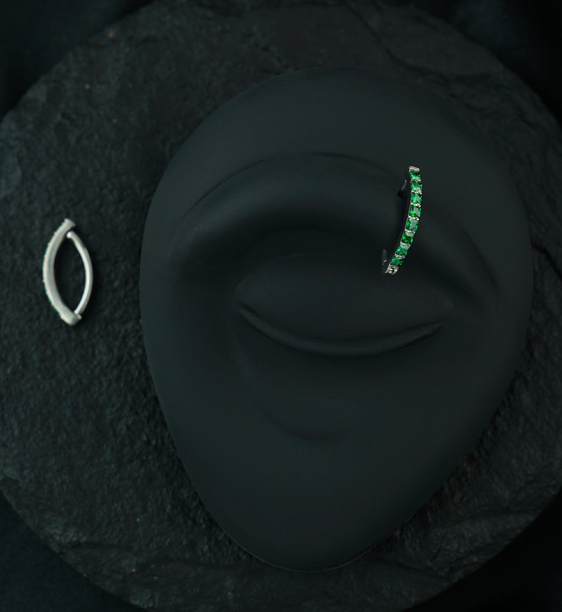 Vertical Emerald CZ Titanium Hinged Segment Ring