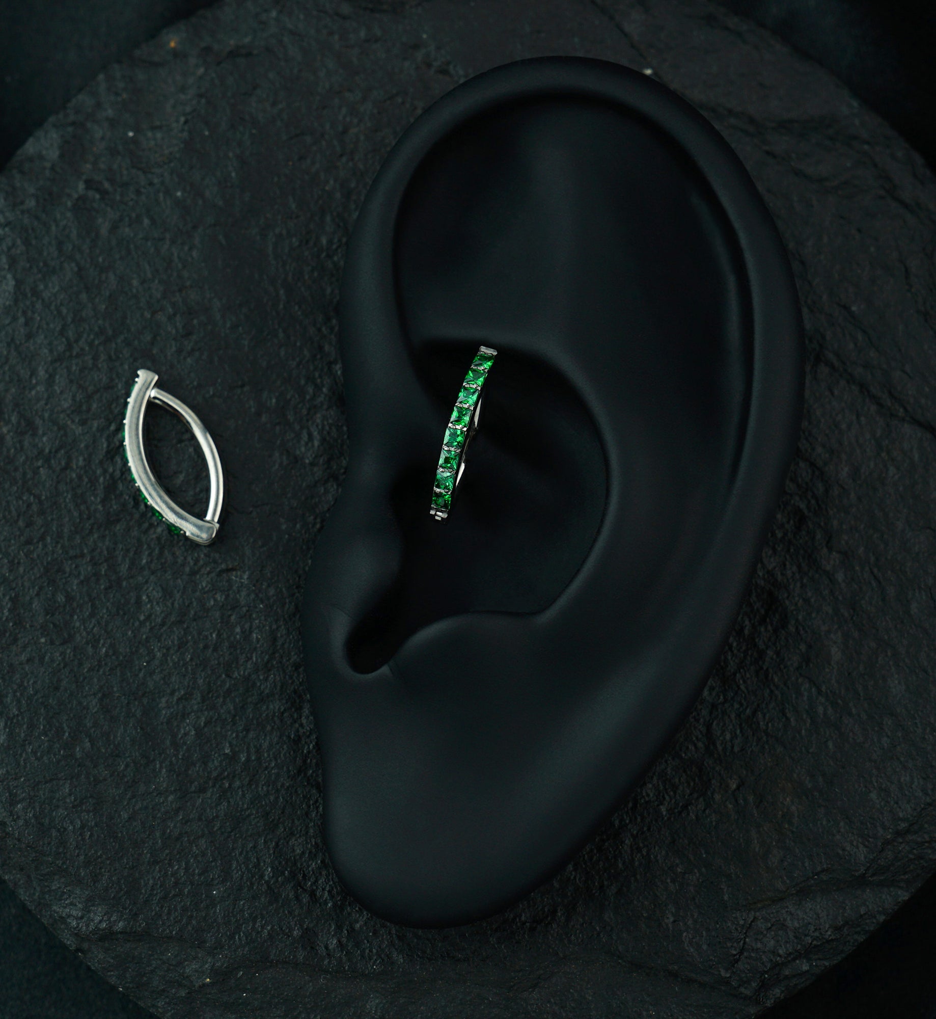 Vertical Emerald CZ Titanium Hinged Segment Ring