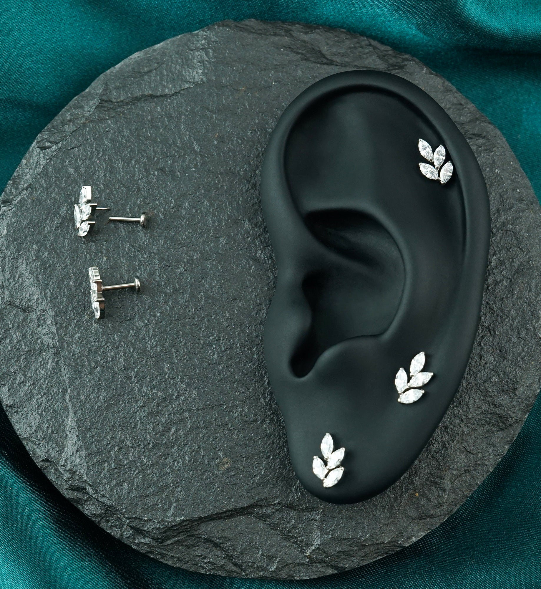 Vine Clear CZ Titanium Threadless Labret