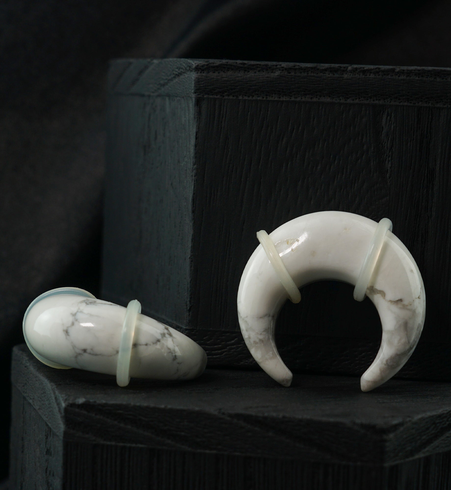 White Howlite Stone Pinchers