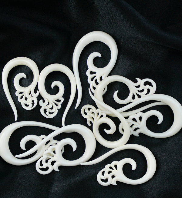 White Plexus Tail Spiral Bone Hangers