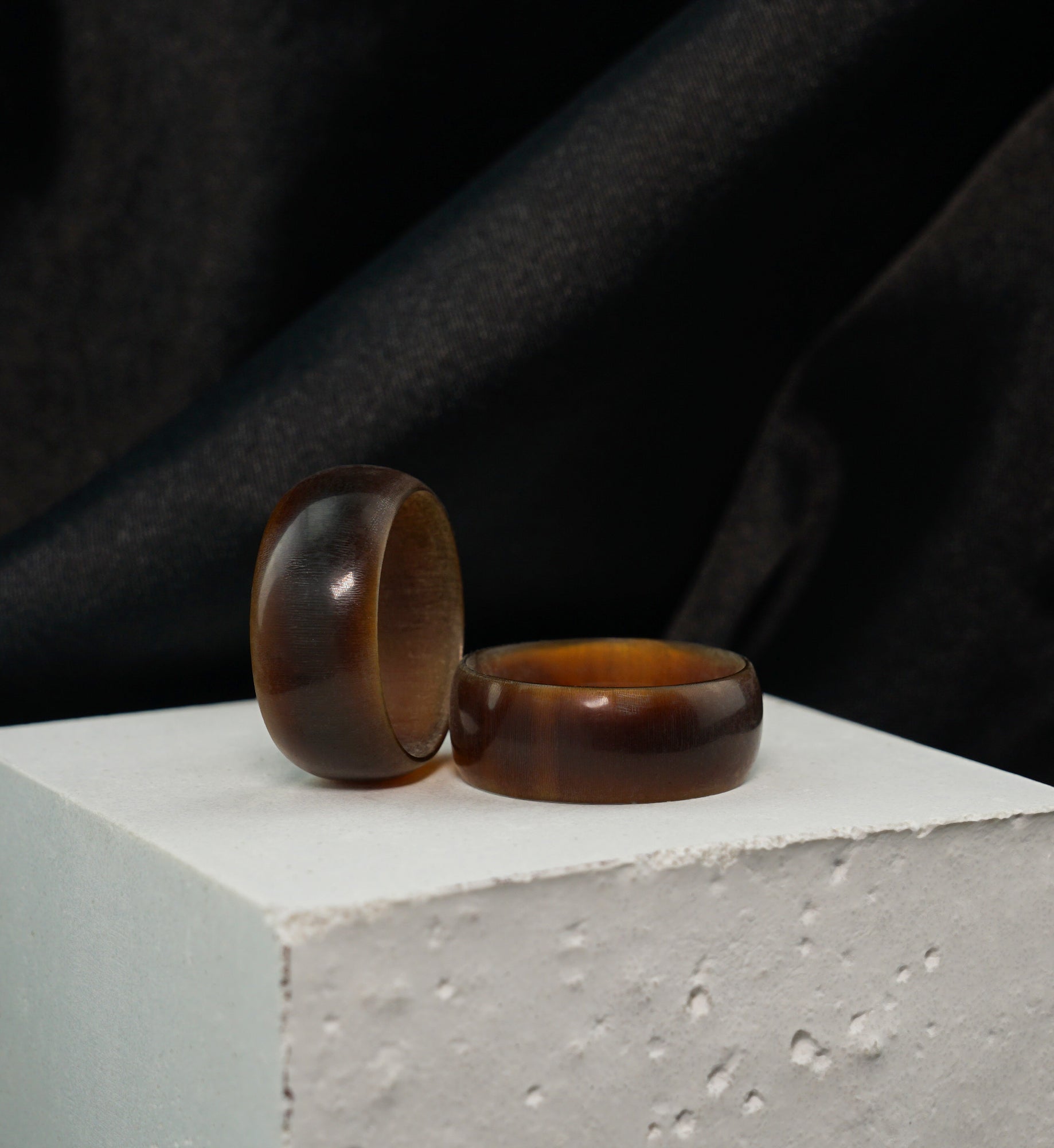 Women's Beveled Horn Ring