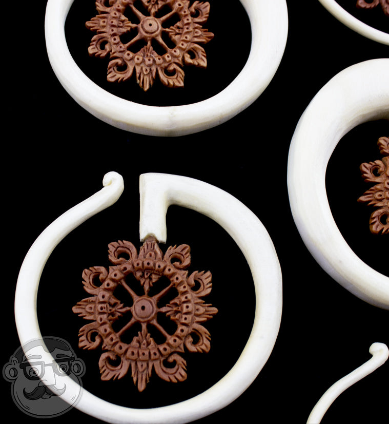 Lineal Flare Double Wood Hangers