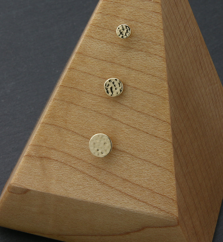 14kt Gold Hammered Round Disk Threadless Top