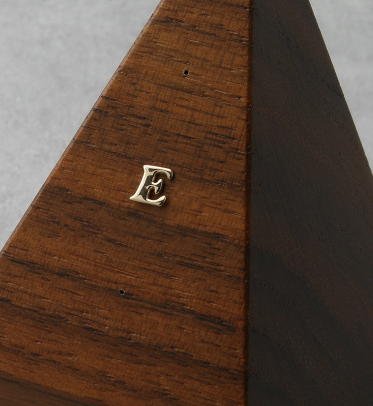 14kt Gold Letter E Threadless Top