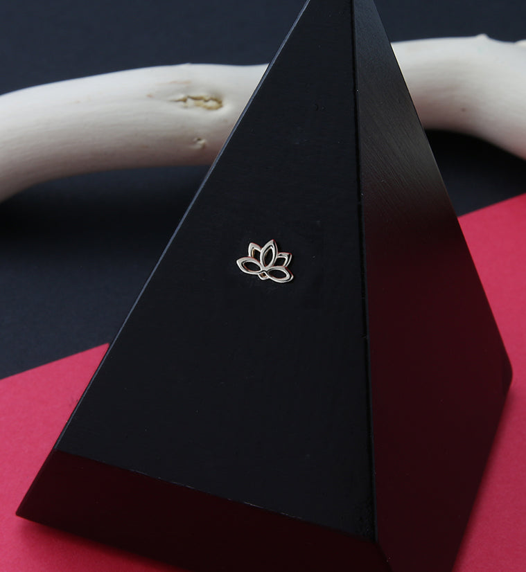 14kt Gold Lotus Threadless Top