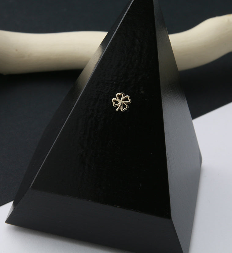 14kt Gold Lucky Clover Threadless Top