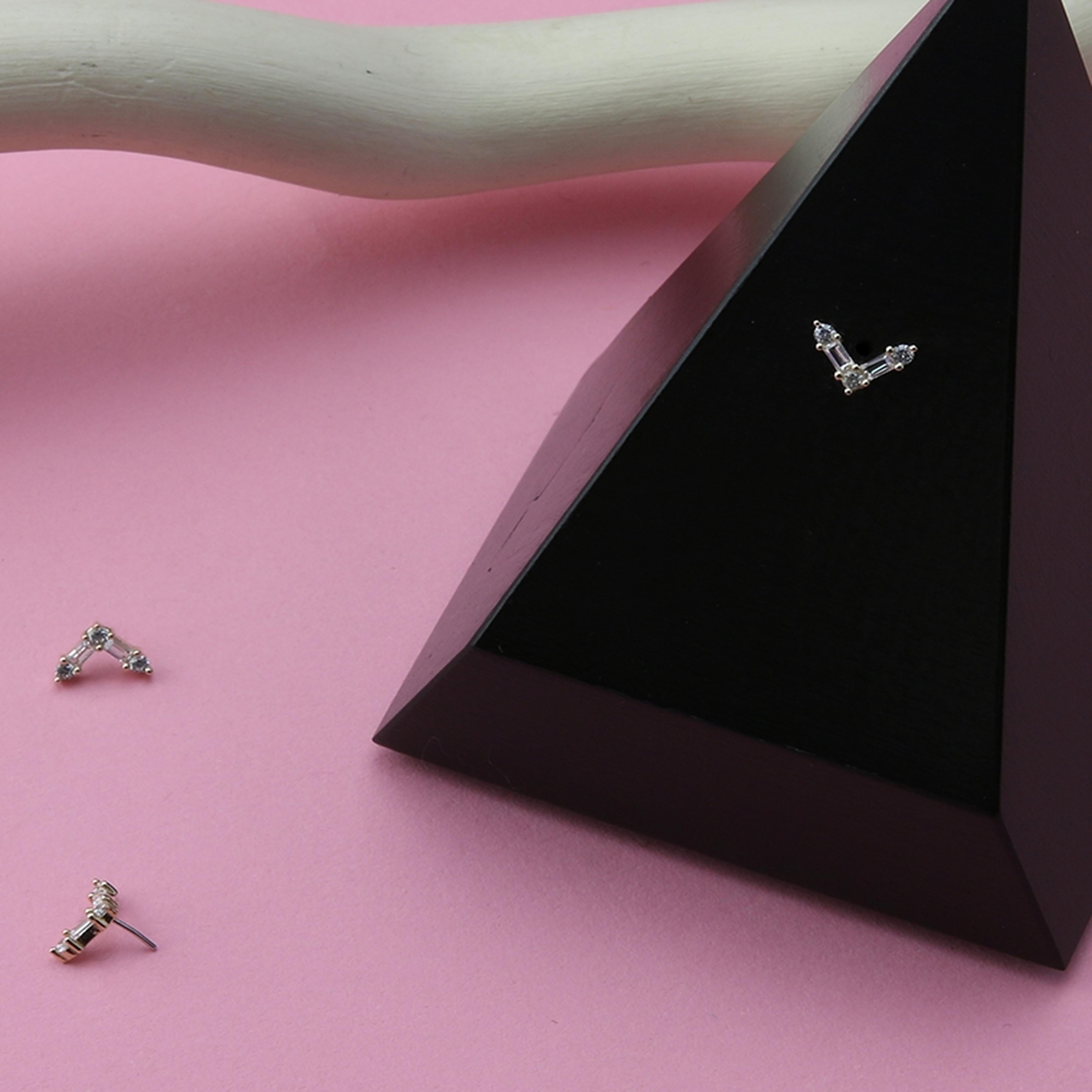 14kt Gold Valiant CZ Threadless Top