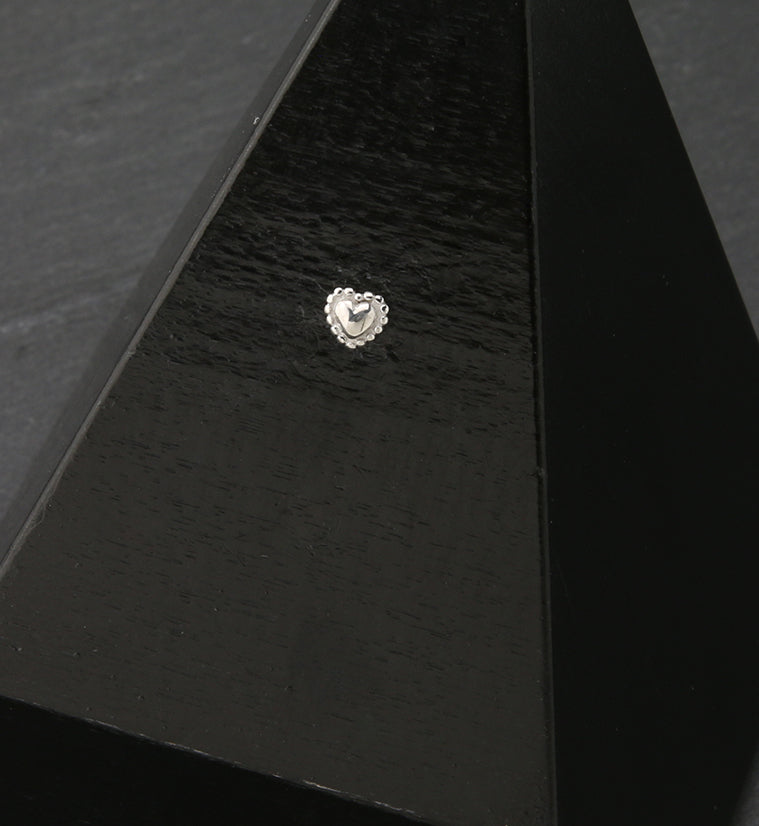 14kt White Gold Banded Heart Threadless Top