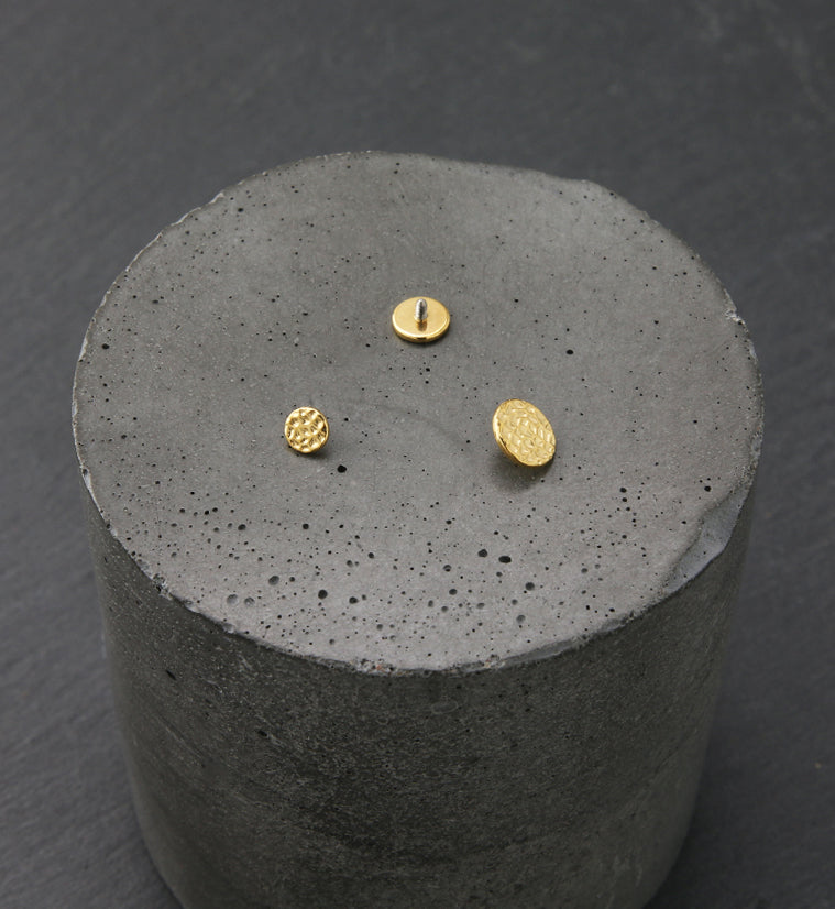 24kt Gold PVD Hammered Disk Internally Threaded Titanium Top