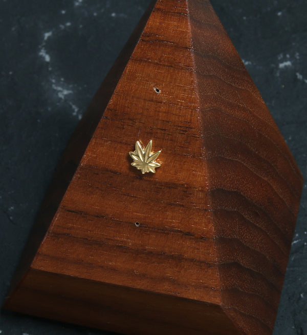 24kt Gold PVD Hemp Leaf Threadless Titanium Top