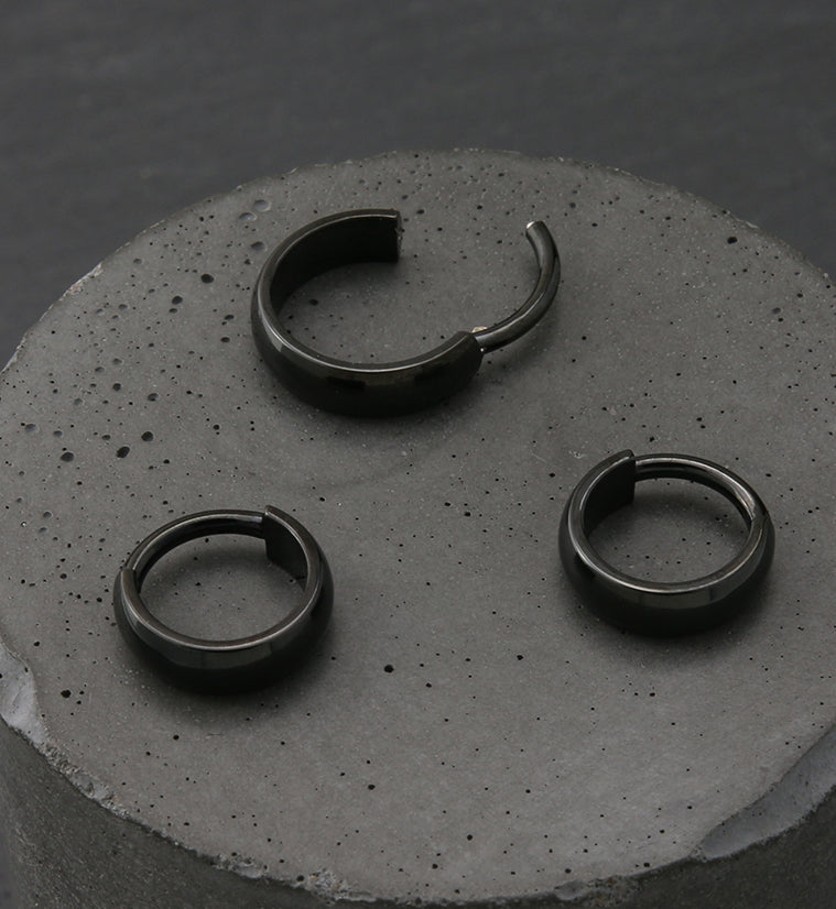 Black PVD Smooth Titanium Hinged Segment Ring
