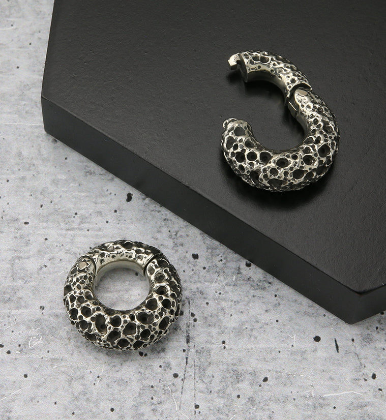 Coral Sponge White Brass Hinged Ear Weights