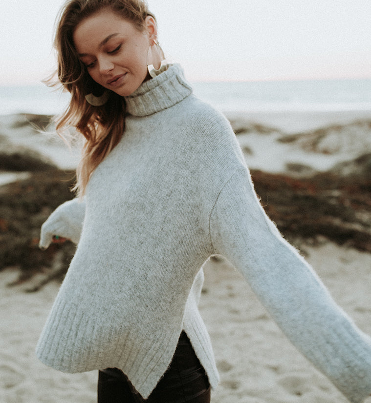 Gold Arc Titanium Hangers - Earrings