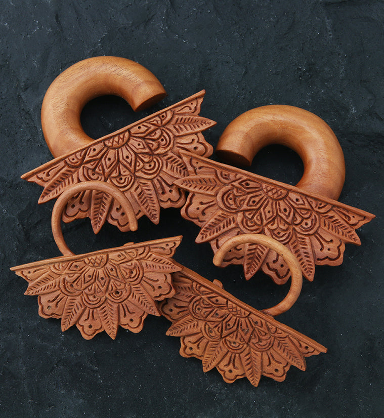 Island Leaves Saba Wood Hangers