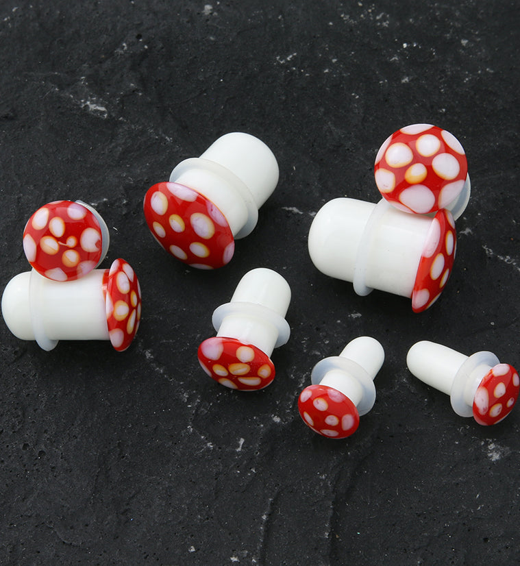 Red Spotted Mushroom Glass Single Flare Plugs