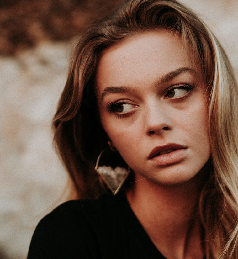 Parabola Titanium & Amethyst Earrings