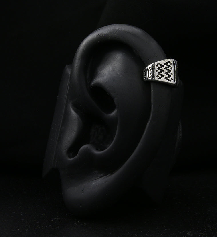 Sketch White Brass Ear Cuff